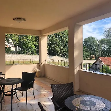 Bed & Breakfast Simko Csaladi Pinceszet Es Panzio Sarospatak