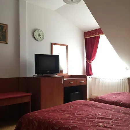Simko Csaladi Pinceszet Es Panzio Sarospatak