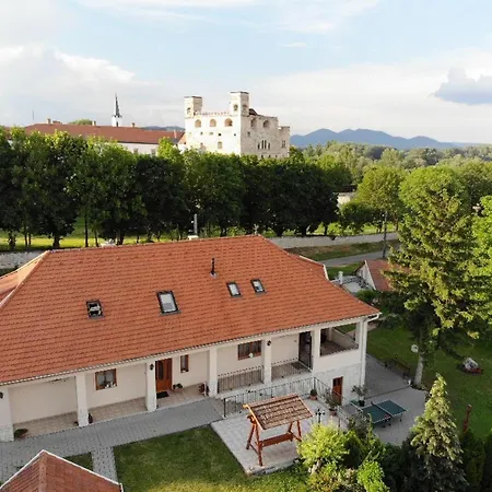 Simko Csaladi Pinceszet Es Panzio Sarospatak